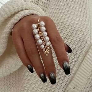 Elegant Pearl Leaf Ring – Golden-Tone Adjustable Band, Timeless Gift for Her 🍃